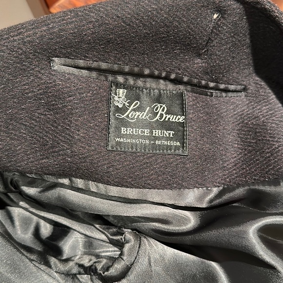 Italian Import Winter Over Coat. - Picture 7 of 16